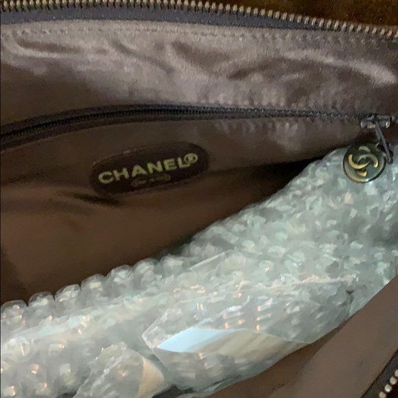 Chanel Vintage Suede Tote - Picture 3 of 8